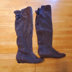 Suede brown boots